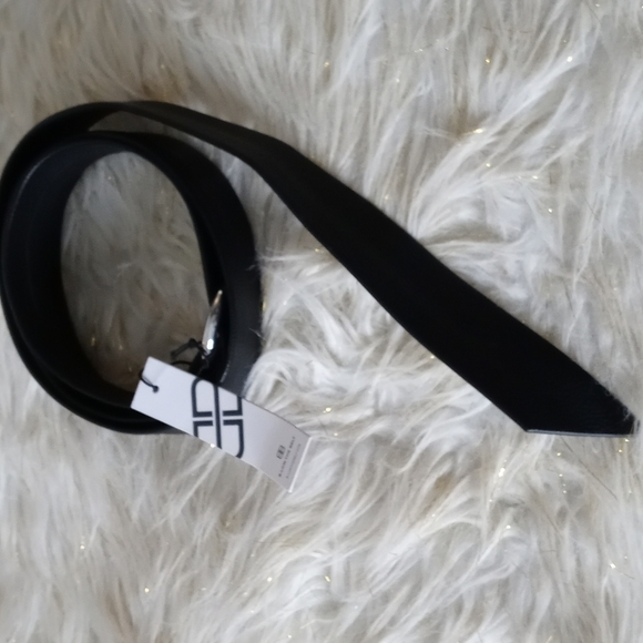 B-low the belt - Picture 5 of 5